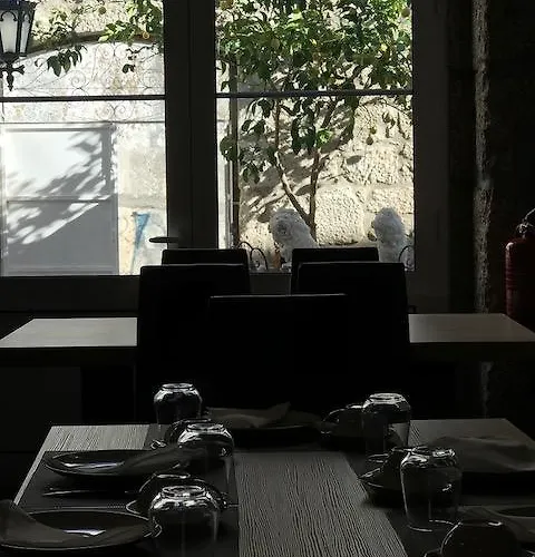 Alojamento de Acomodação e Pequeno-almoço Paço 100 Pressa 3*