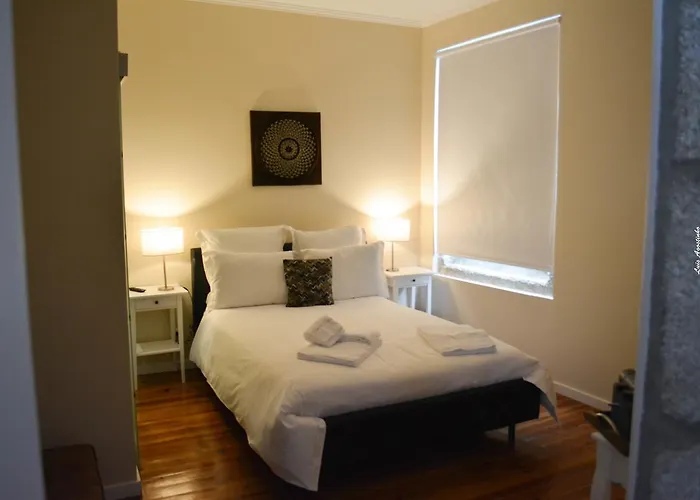 Alojamento de Acomodação e Pequeno-almoço Paço 100 Pressa 3*